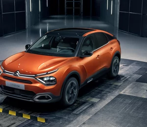 La nouvelle Citroën ë-C4 est maintenant disponible en France